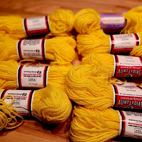 ❤️ 9 Skein jAUNT LYDIA'S Yellow RUG YARN Crochet knitting craft art supplies lot - Picture 5 of 6